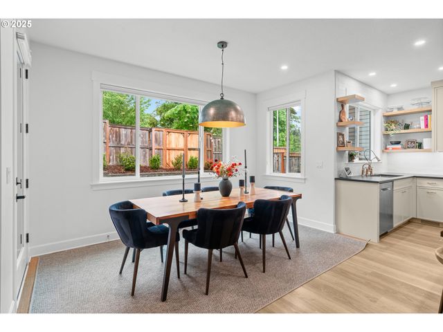 21281 Sw SIMON Ter, Sherwood, OR 97140