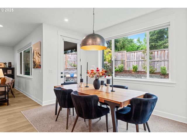 21281 Sw SIMON Ter, Sherwood, OR 97140