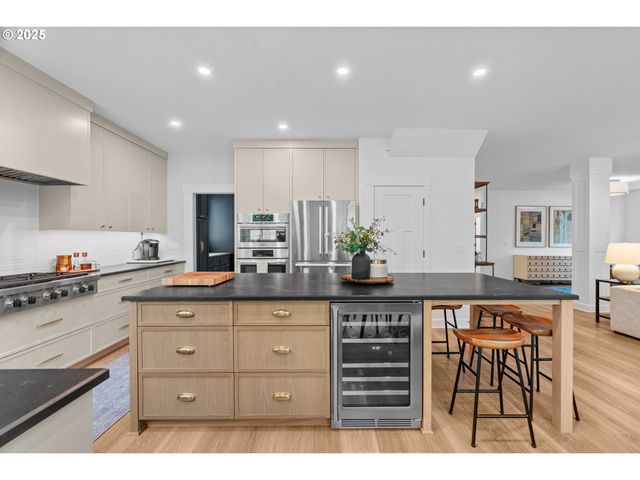 21281 Sw SIMON Ter, Sherwood, OR 97140