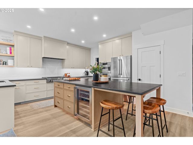 21281 Sw SIMON Ter, Sherwood, OR 97140