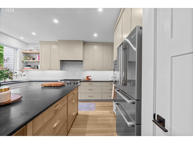 21281 Sw SIMON Ter, Sherwood, OR 97140