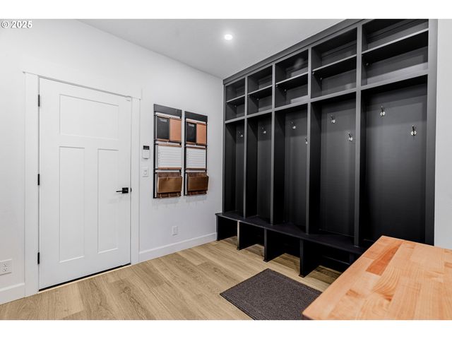 21281 Sw SIMON Ter, Sherwood, OR 97140