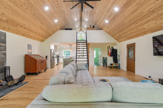 6645 Piney River Rd, N, Bon Aqua, TN 37025