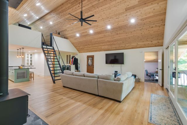 6645 Piney River Rd, N, Bon Aqua, TN 37025