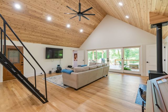 6645 Piney River Rd, N, Bon Aqua, TN 37025