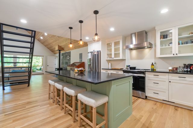 6645 Piney River Rd, N, Bon Aqua, TN 37025