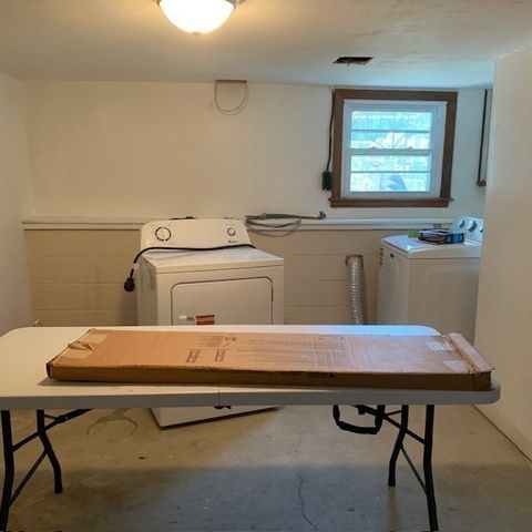 105 Salisbury St 105, Dracut, MA 01826