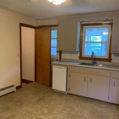 105 Salisbury St 105, Dracut, MA 01826