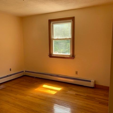 105 Salisbury St 105, Dracut, MA 01826