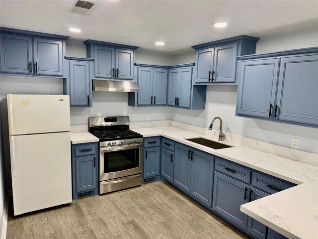 3304 Tanglebriar Drive, Pasadena, TX 77503