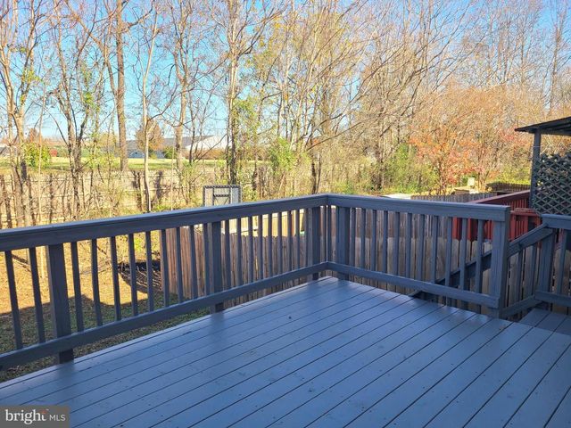 106 REGINA LN, Fredericksburg, VA 22405