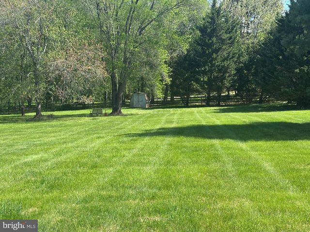 703 KENTLAND DR, Great Falls, VA 22066