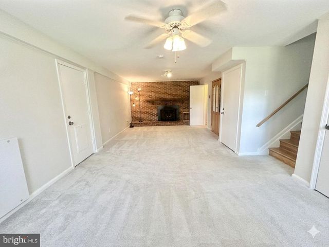 703 KENTLAND DR, Great Falls, VA 22066