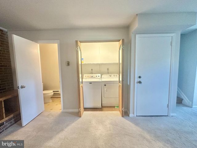 703 KENTLAND DR, Great Falls, VA 22066