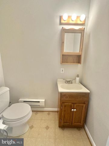 703 KENTLAND DR, Great Falls, VA 22066