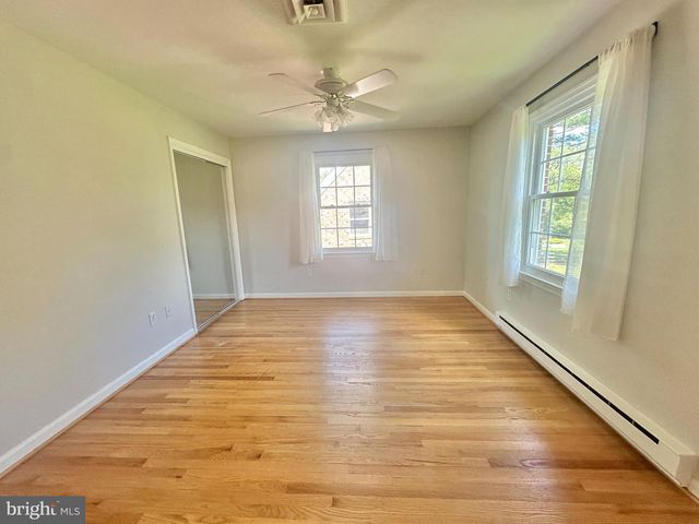 703 KENTLAND DR, Great Falls, VA 22066
