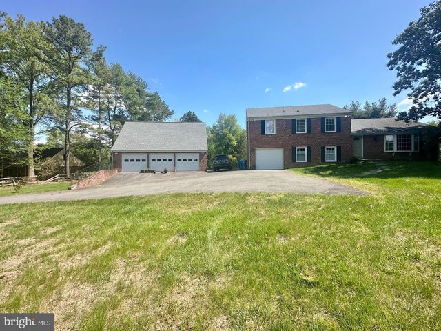 703 KENTLAND DR, Great Falls, VA 22066