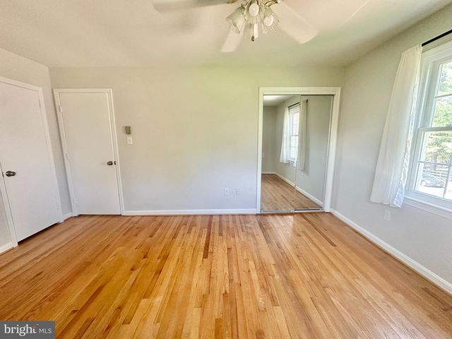703 KENTLAND DR, Great Falls, VA 22066
