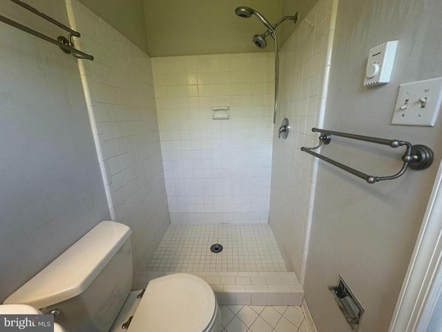 703 KENTLAND DR, Great Falls, VA 22066