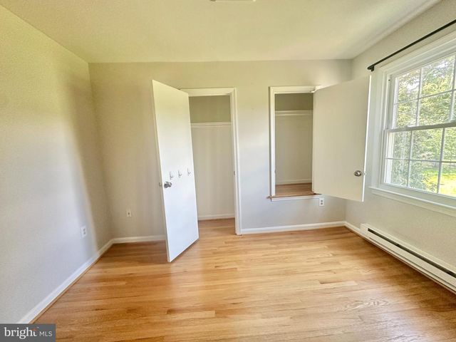 703 KENTLAND DR, Great Falls, VA 22066