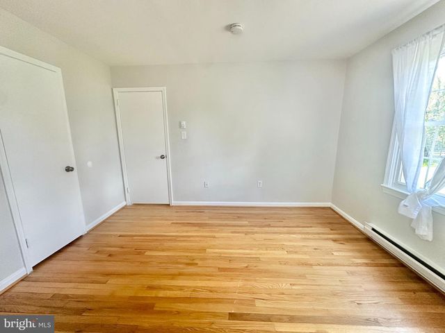 703 KENTLAND DR, Great Falls, VA 22066