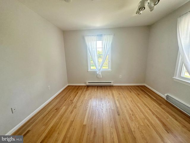 703 KENTLAND DR, Great Falls, VA 22066