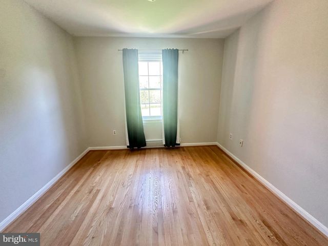 703 KENTLAND DR, Great Falls, VA 22066