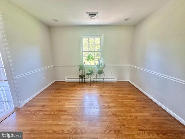 703 KENTLAND DR, Great Falls, VA 22066