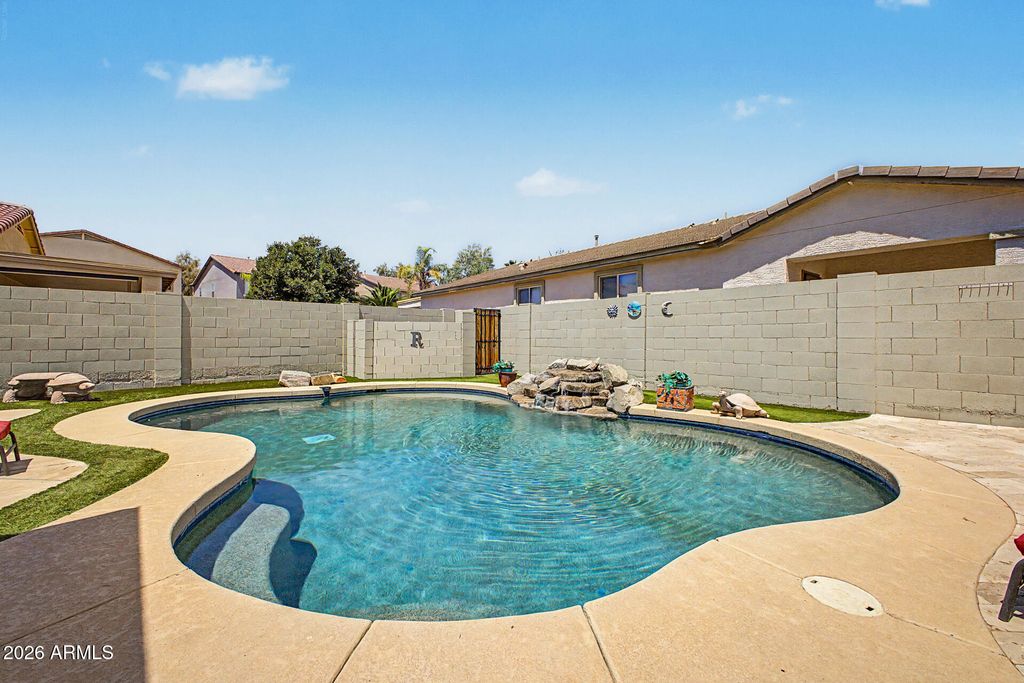 196 E GOLD DUST Way, San Tan Valley, AZ 85143 — exterior