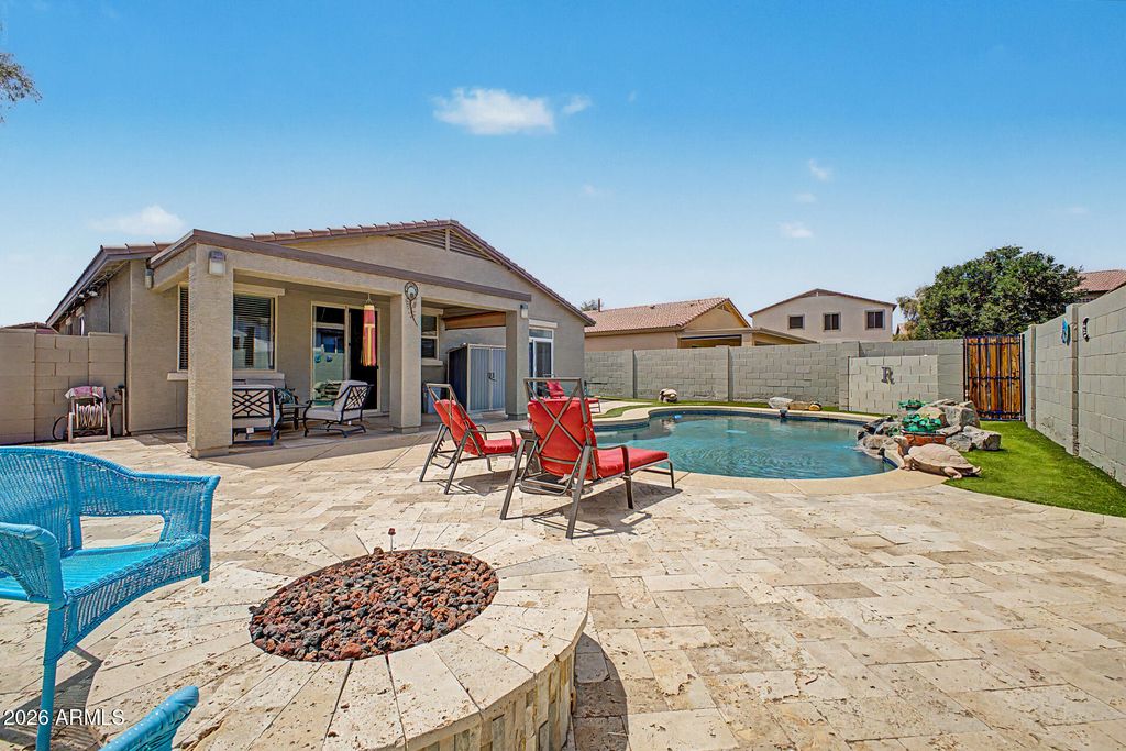196 E GOLD DUST Way, San Tan Valley, AZ 85143 — photo 2