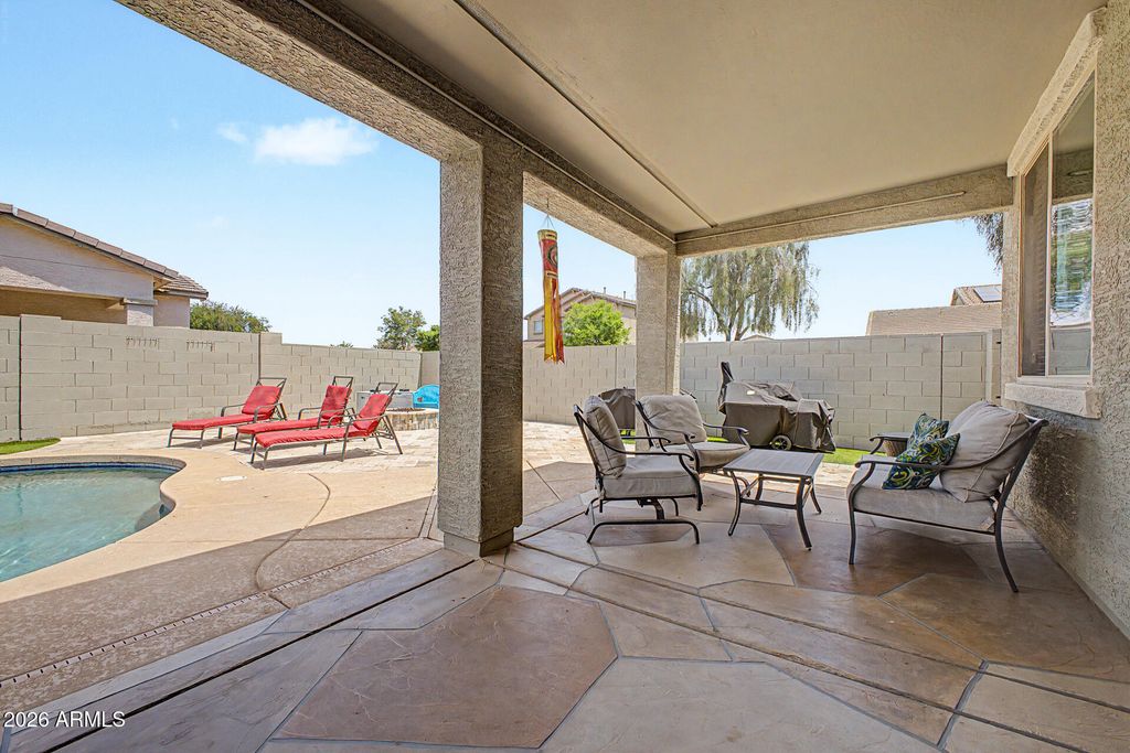 196 E GOLD DUST Way, San Tan Valley, AZ 85143 — photo 4