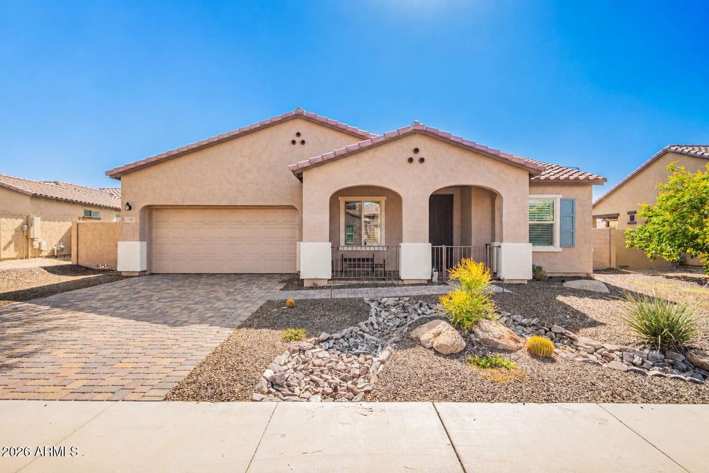 17987 W REDWOOD Lane, Goodyear, AZ 85338