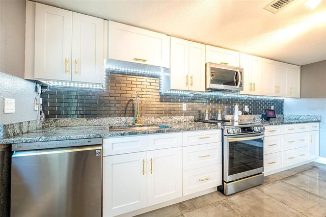 12300 PARTRIDGE HILL ROW, Hudson, FL 34667