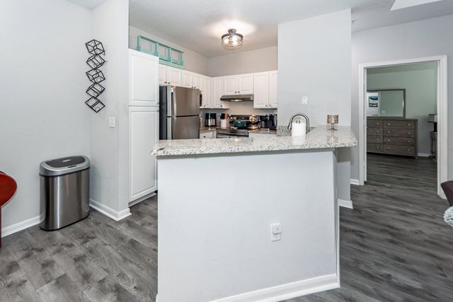 60 Fenwick Hall Allee Alley Apt 735, Johns Island, SC 29455