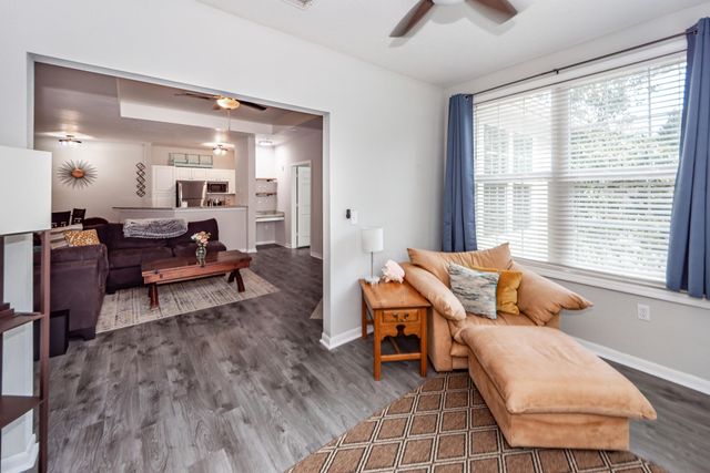 60 Fenwick Hall Allee Alley Apt 735, Johns Island, SC 29455