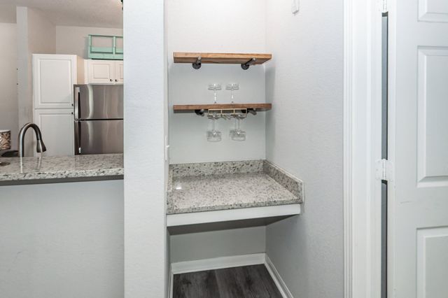 60 Fenwick Hall Allee Alley Apt 735, Johns Island, SC 29455