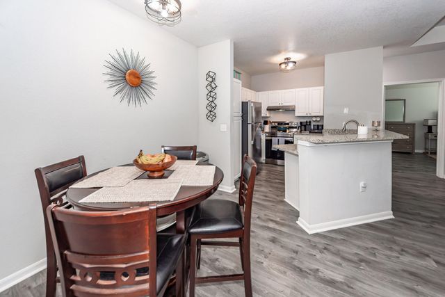 60 Fenwick Hall Allee Alley Apt 735, Johns Island, SC 29455