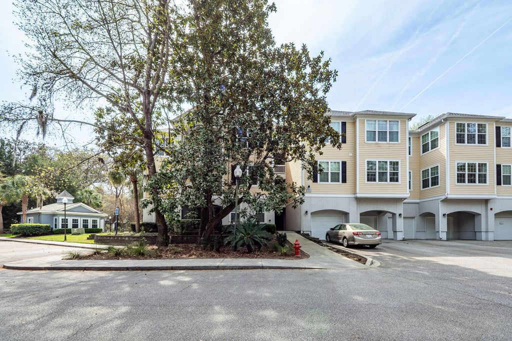 60 Fenwick Hall Allee Alley Apt 735, Johns Island, SC 29455