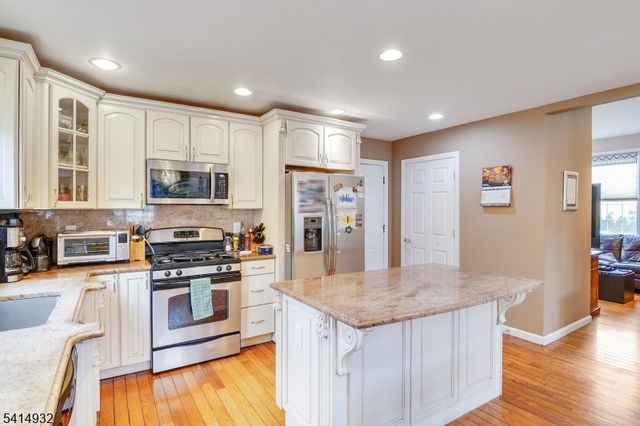 36 Harrison St, Nutley Twp., NJ 07110