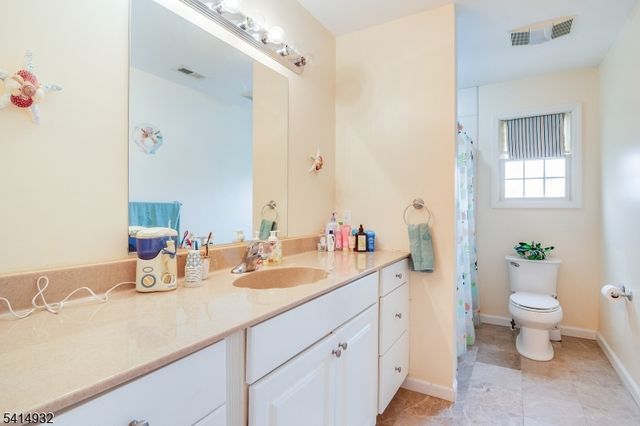36 Harrison St, Nutley Twp., NJ 07110