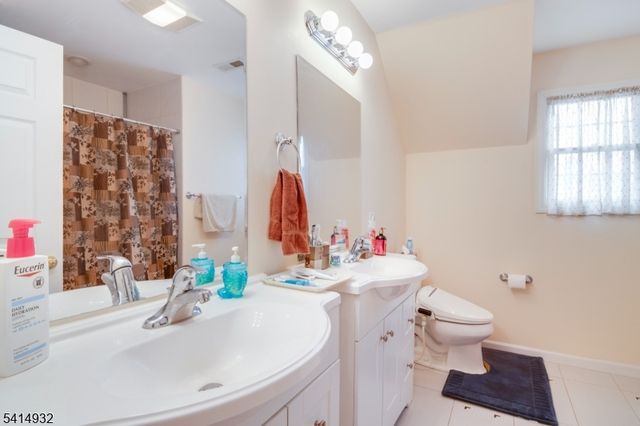36 Harrison St, Nutley Twp., NJ 07110