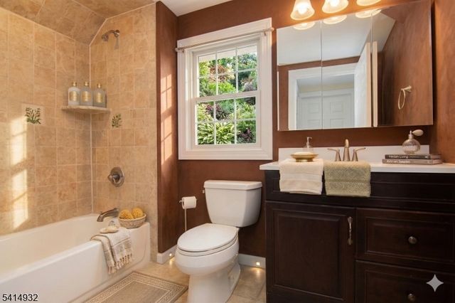 36 Harrison St, Nutley Twp., NJ 07110