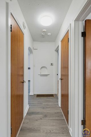 2011 SW Stone AVE, Topeka, KS 66604