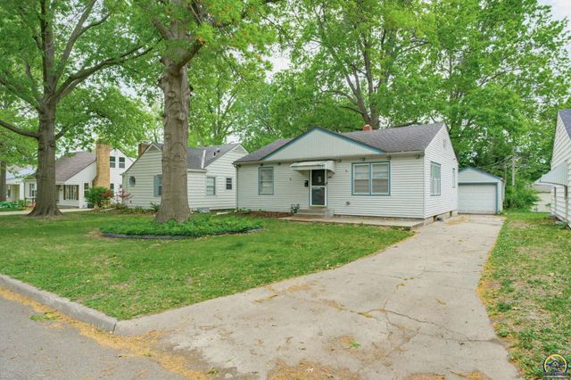 2011 SW Stone AVE, Topeka, KS 66604