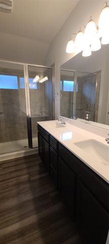 172 Pivot DR, Taylor, TX 76574