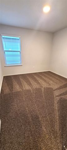 172 Pivot DR, Taylor, TX 76574