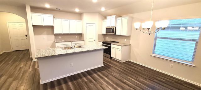 172 Pivot DR, Taylor, TX 76574