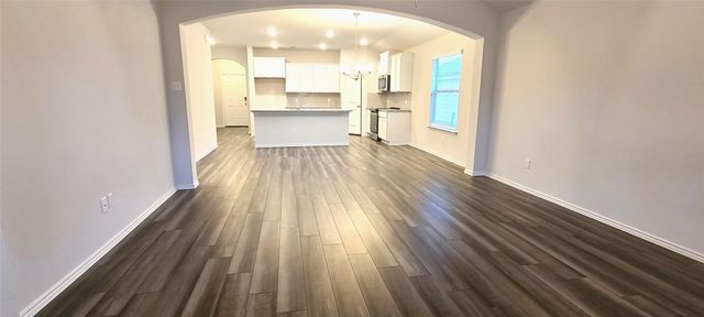 172 Pivot DR, Taylor, TX 76574