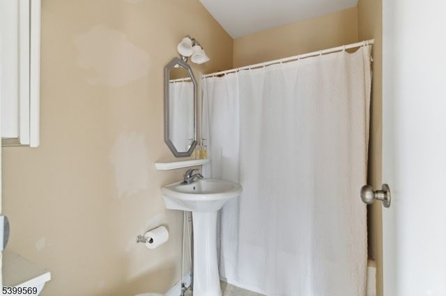 19 Thatcher Rd, Kingwood Twp., NJ 08825