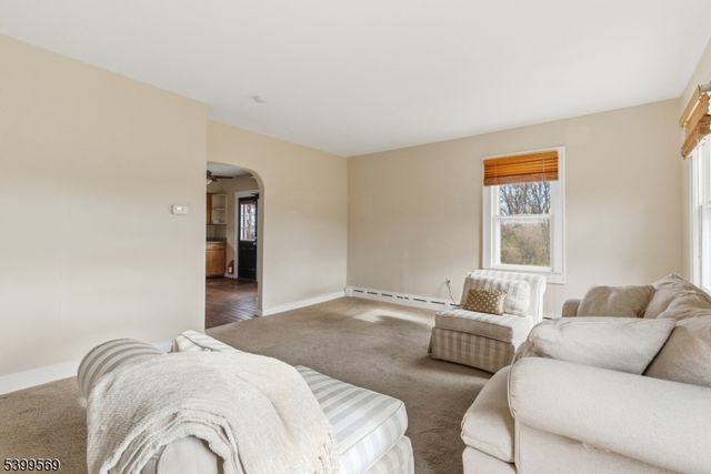 19 Thatcher Rd, Kingwood Twp., NJ 08825